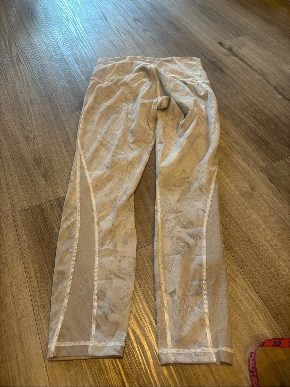 Lululemon size 8 Train Times pant - Picture 6 of 6